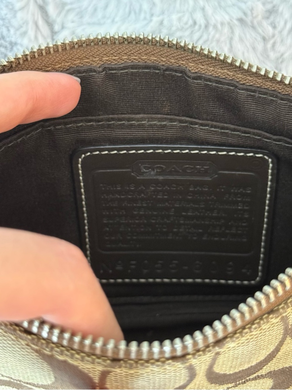 Vintage Coach Signature Shoulder Bag in Brown - Picture 5 of 5
